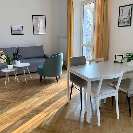ורשה Charming Apartment In Old Mokotow מראה חיצוני תמונה