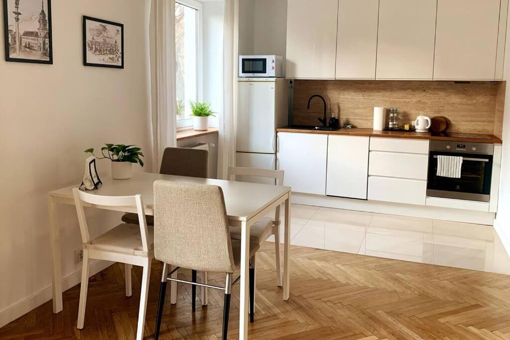 ורשה Charming Apartment In Old Mokotow מראה חיצוני תמונה